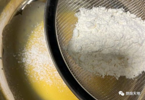 2個雞蛋能做一大碗舒芙蕾,像云朵一樣綿軟,簡單快速,一次成功 甜點(diǎn) 蛋黃 鳥類 白砂糖 梳芙厘 馴養(yǎng)動物 蛋類食品 低筋面粉 網(wǎng)易訂閱